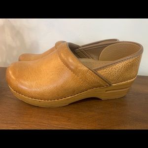 Professional Honey Dansko Clog